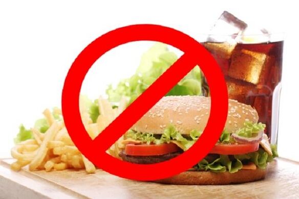 Nếu bạn bị viêm dạ dày, đồ ăn nhanh và đồ uống có ga đều bị cấm