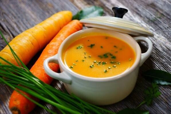 Súp khoai tây và cà rốt xay nhuyễn trong thực đơn ăn kiêng nhẹ nhàng cho bệnh viêm dạ dày